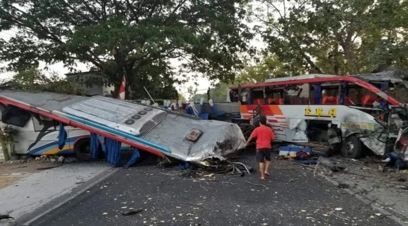 Kondisi bus adu banteng di ngawi foto pmjist 840x576
