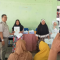 Warga Desa Titik Kecamatan Sekaran Lamongan menerima sertifikat PTSL