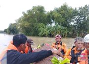 BPBD Kabupaten Tuban Bantu Proses Evakuasi Pemakaman Warga Terdampak Banjir