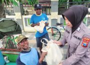 Satresnarkoba Polres Bojonegoro Salurkan Bantuan Sembako bagi Warga