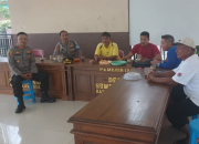 Kapolsek Babat Sambangi Kantor Desa Sumurgenuk Kecamatan Babat Jaga Silaturahmi Dengan Kepala Desa Serta Perangkat Desa