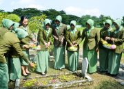 Persit Kodim Bojonegoro Ziarah dan Tabur Bunga ke Makam Pahlawan