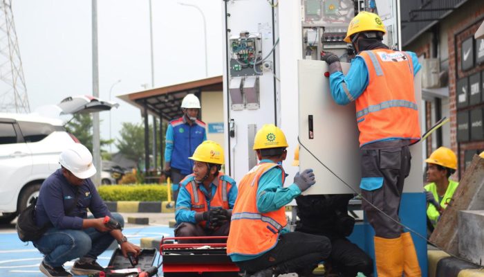 PLN Siagakan 47 SPKLU Layani Pengguna Mobil Listrik di Sepanjang Tol Jateng, Ada Unit _Charger Mobile_ nya!