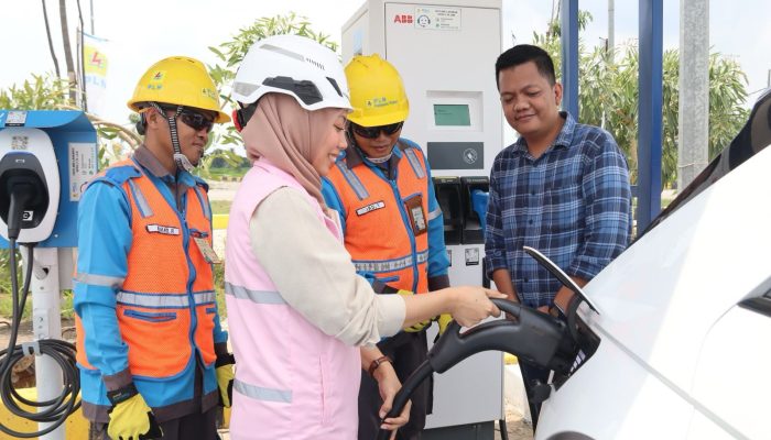 Dari Lampung, Srikandi PLN Turut Sukseskan Pasokan Listrik Andal Selama Lebaran 2024