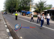 Anggota Unit Lantas Polsek Babat Lakukan Giat Rutin Gatur Lalin