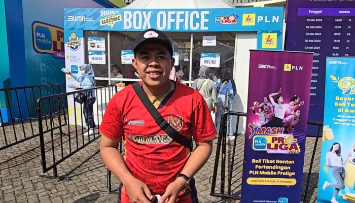 Demi Saksikan PLN Mobile Proliga Seri Semarang, Pecinta Voli Ini Rela Tempuh 5 Jam Perjalanan!