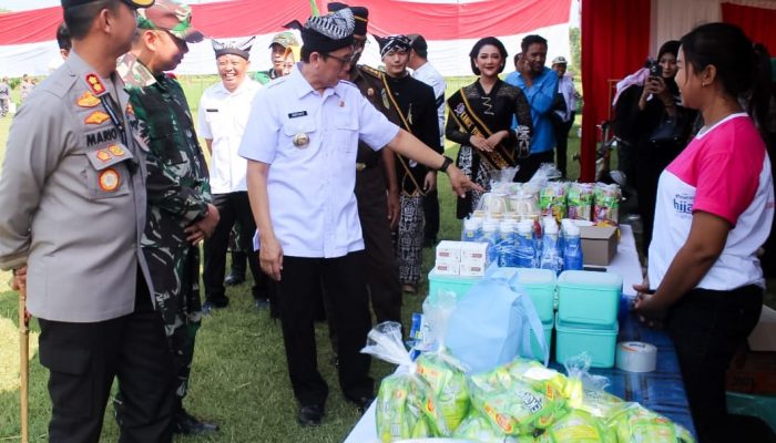 Pelaku UMKM Ramaikan Upacara Pembukaan Program TMMD 120 di Tambakrejo Bojonegoro