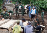 Dandim Jombang Dampingi Danrem 082/CPYJ Tinjau Lokasi TMMD ke-120 di Kecamatan Wonosalam Kabupaten Jombang