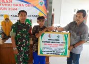 Pastikan Bantuan Tepat Sasaran, Babinsa Koramil 09/Sumberrejo Bojonegoro Kawal Penyaluran BLT-DD