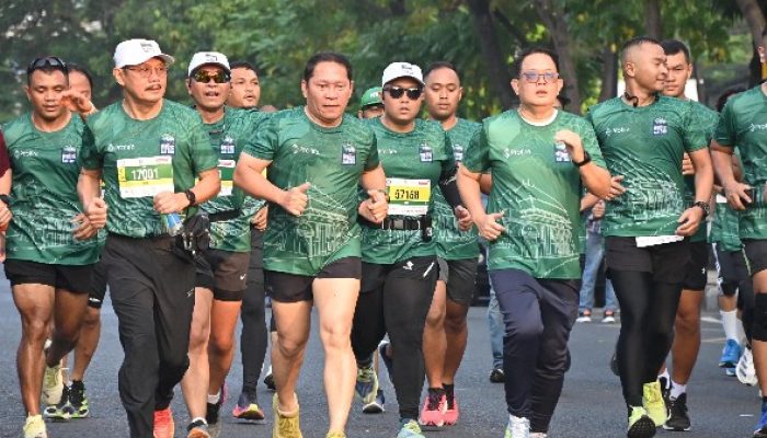 Pangdam Brawijaya Beserta PJ Gubernur Lepas Peserta Surabaya Medic Air Run 2024