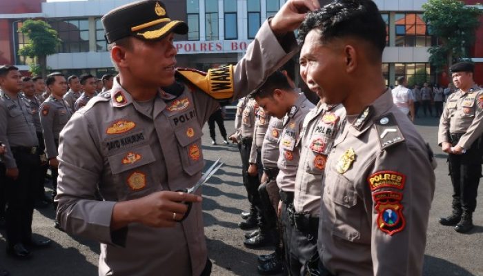 Wakapolres Cek Penampilan dan Sikap Tampang Personel Polres Bojonegoro