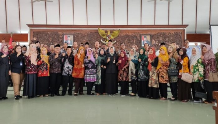 45 PNS Pemkab Bojonegoro Terima SK Pensiun, Siap Terus Aktif dalam Pembangunan Daerah 