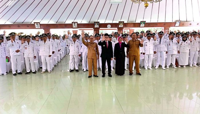 408 Kades di Bojonegoro Terima SK Perpanjangan Jabatan, Ini Kata Pj Bupati Adriyanto