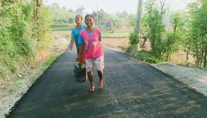 Jalan Desa hasil Program TMMD 120 Bojonegoro Jadi Mulus, ini kata Warga Napis