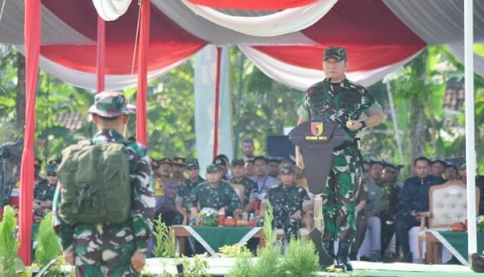 Pangdam V Brawijaya Resmi Menutup kegiatan TMMD 120 Kodim Bojonegoro di Tambakrejo