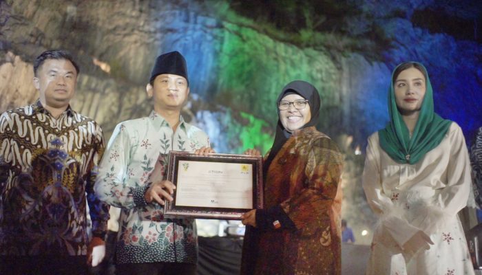 Gunakan REC PLN, Pemkab Trenggalek Jadi Inisiator Penggunaan Energi Bersih di Lingkungan Pemerintah Daerah di Jatim