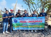 Peduli Lingkungan, KJJT Banyuwangi dan Pokdarwis Pawon Jaya Tanam Puluhan Cemara di Pantai Wonosari