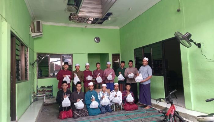 “Memperingati Hari Raya Idul Adha 1445 H, PT PLN (Persero) UIP JBTB Gelar Penyembelihan dan Penyaluran Hewan Qurban.”