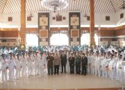 Bupati Tuban Serahkan 302 SK Perpanjangan Jabatan KADES