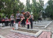 Jelang Hari Bhayangkara Ke-78, Kapolres Bojonegoro Pimpin Ziarah ke Taman Makam Pahlawan