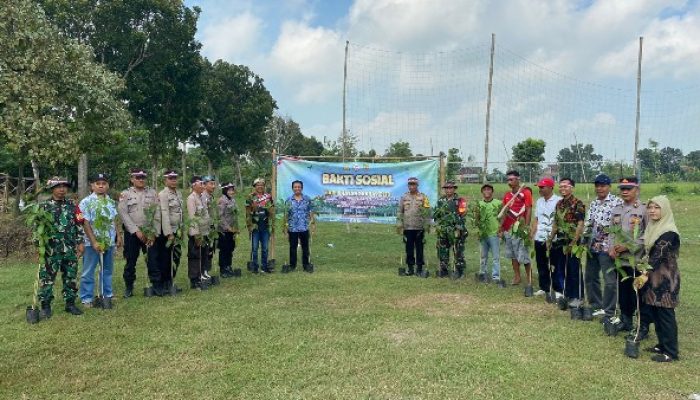 Bersinergi, TNI dan Polri di Sumberrejo Bojonegoro Tanam Pohon sambut HUT Bhayangkara ke-78