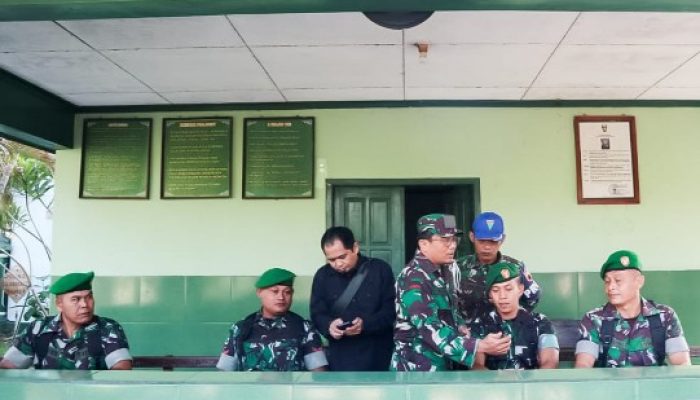 Handphone Anggota Kodim 0813 Bojonegoro di Sidak Cegah Pinjol dan Judi Online