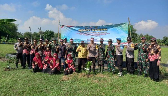 Sambut HUT Bhayangkara ke-78, Babinsa Koramil 0813-10/Kanor Bojonegoro, Hadiri Kegiatan Tanam Pohon
