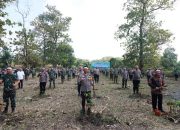 Jelang Hari Bhayangkara Ke 78, Polres Bojonegoro Salurkan 2000 Bibit Sayuran dan Lele, Tanam 1500 Pohon