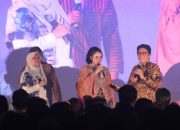 Ribuan Warga Padati Alun-alun Bojonegoro, Ikuti Acara Penutupan Pekan Batik Daerah dan Roadshow Bus KPK