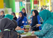 Mahasiswa KKN 67 UINSA Gelar Demonstrasi Pembuatan Stik Bayam dan Komposter di Desa Rejoso Kidul