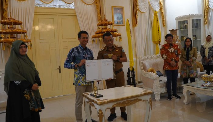 Melangkah Bersama Gunakan Green Energy Menuju Net Zero Emission, PLN Icon Plus dan PLN UP3 Ponorogo Tandatangani MoU Kesepakatan Dengan Pemkab Ponorogo