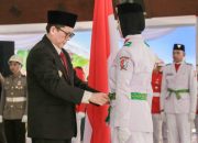 Pj Bupati Adriyanto Kukuhkan 72 Anggota Paskibraka Kabupaten Bojonegoro Tahun 2024