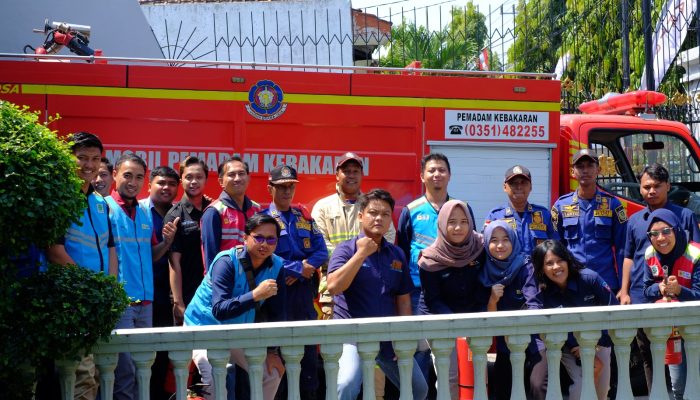 PLN Icon Plus Gelar Simulasi K3LH Penanggulangan Kebakaran Bersama Pemadam Kebakaran Kota Madiun