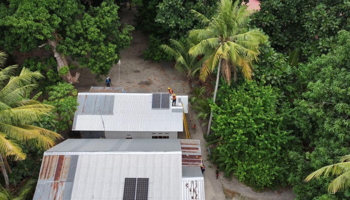 Pasang 118 Mikro PLTS, PLN Listriki Warga Tiga Pulau di Pangkep Dengan Energi Bersih
