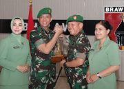 Prosesi Lepas Sambut Pangdam V/Brawijaya Berlangsung Khidmat
