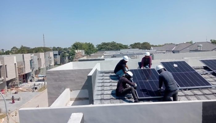 PLN Icon Plus dan Perumahan Citraland Surabaya Bersama Wujudkan Lingkungan Hijau dengan 200 PLTS Atap