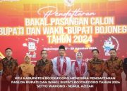 Bapaslon Setyo Wahono Dan Nurul Azizah Serahkan Formulir Pendaftaran Pilkada di KPU