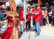Bersama Forkopimcam, Danramil Dander Bojonegoro berangkatkan Peserta Pawai Budaya