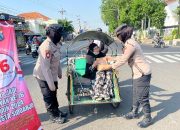 Aksi Simpatik, Polwan Sapa Pagi Masyarakat Sidoarjo