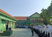 Bhabinkamtibmas dan Babinsa Rejeni Bina Disiplin Pelajar SMPI Krembung