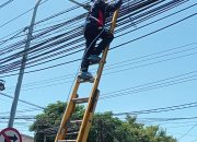 PLN Icon Plus  Laksanakan Perapihan Kabel di Tiang PLN Bersama Pemerintah Kota Surabaya, Guna menjaga Estetika Kota dan Keandalan Jaringan