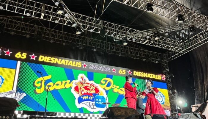 ICONNET Meriahkan Kolaborasi PLN Mobile Bersama SMAN 2 Kediri dalam Perayaan Dies Natalis ke-65 SMADA Kediri “Teenage Dream”