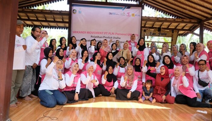 “Semangat Hari Pahlawan, Srikandi Movement PLN 2024 Gelar Pelatihan Pemberdayaan Perempuan Rentan Kalipuro,”