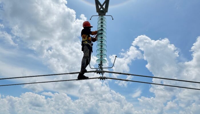 Nataru: Dukung Kelistrikan, PLN Rampungkan SUTT 150 kV Kendawangan-Sukamara.