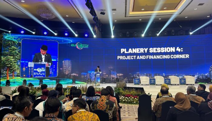 Nataru: Di Electricity Connect 2024, Komut PLN Jabarkan Strategi Jitu Tarik Investasi Hijau untuk Transisi Energi