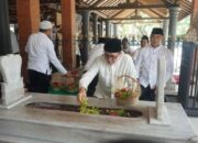 Pj Bupati Bojonegoro Ziarah Makam Kanjeng Soemantri, Juru Kunci: Terima Kasih Makam Sudah Direhab