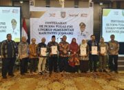 Memasuki Masa Pensiun, Pj Bupati Jombang Serahkan 104 SK Purna Tugas PNS Pada Beberapa Pejabat Pemkab Jombang