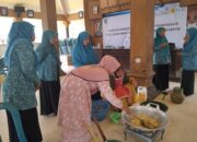 Jelang Nataru PLN UIP JBTB Resmikan Program TJSL 2024 Bantuan Usaha Aneka Keripik Khas Tuban