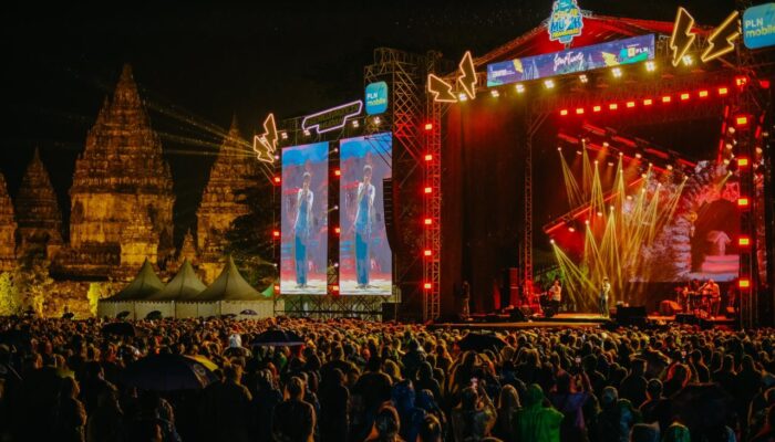 Jelang Nataru: PLN Mobile Gelegar Musik 2024 Sukses Digelar, 15 Ribu Penonton Padati Candi Prambanan