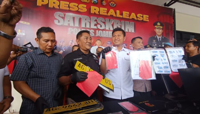 Tersangka Kasus Penyalahgunaan BBM Bersubsidi Diringkus Polres Jombang